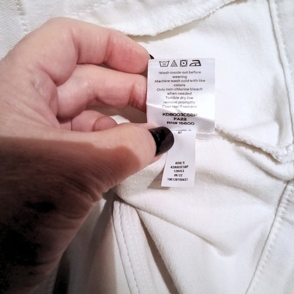 DRAPER JAMES RSVP™ White Denim Jacket with Ruffle Trim and Gold Buttons Size 2X - Picture 6 of 6